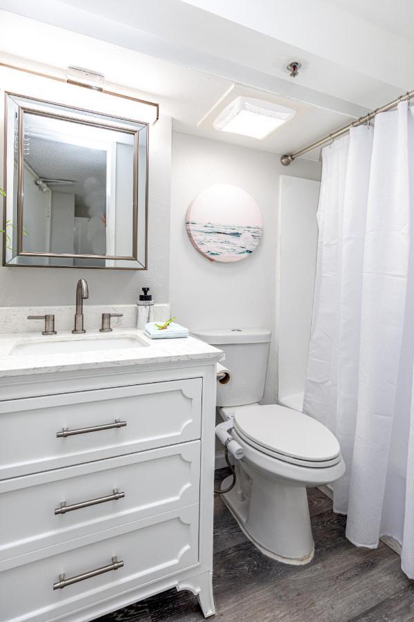 Beautifully Upgraded Studio Close To Waikiki Beach Leilighet Honolulu Eksteriør bilde